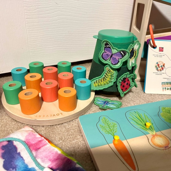 Lovevery Adventurer Play kit 16-17-18 months - Picture 2 of 4